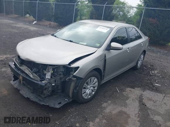 2013 Toyota Camry LE z VIN 4T1BD1FK2DU090421, wystawiony jako IAAI lot #42187235 z przebiegiem 145 899 mil mil oraz . Historia ofert i sprzedaży dostępna na DreamBid. Obrazek 2.