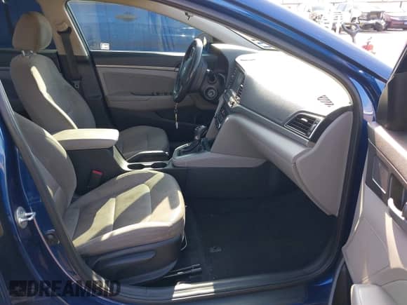 2018 Hyundai Elantra SEL с VIN 5NPD84LF5JH216335, выставлен на аукционе IAAI как лот 43133504 с пробегом 115 057 миль миль и . История ставок и продаж доступна на DreamBid. Изображение 5.