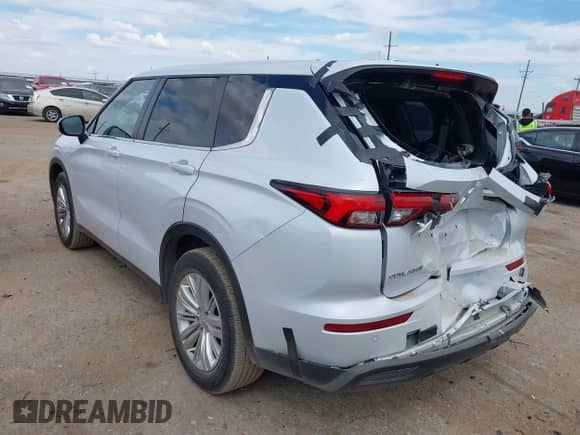 2024 Mitsubishi Outlander ES with VIN JA4J3UA88RZ012424, listed as a IAAI auction lot 43268094 with 33,505 mi miles and . Bid and sale history available at DreamBid. Image 3.
