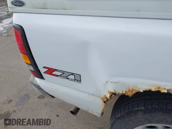 2006 GMC Sierra 1500 SLE1 with VIN 1GTEK19Z66Z266330, listed as a IAAI auction lot 41538475 with 201,201 mi miles and . Bid and sale history available at DreamBid. Image 15.