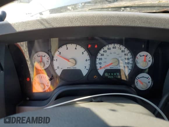2006 Dodge 1500 SLT z VIN 1D7HU18N66S577342, wystawiony jako Copart lot #71366005 z przebiegiem 206 113 mil mil oraz Czysty tytuł • Clean title. Historia ofert i sprzedaży dostępna na DreamBid. Obrazek 9.
