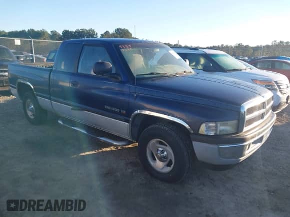 2000 Dodge 1500 с VIN 3B7HC13Z0YG149154, выставлен на аукционе IAAI как лот 43545699 с пробегом 137 490 миль миль и . История ставок и продаж доступна на DreamBid. Изображение 1.