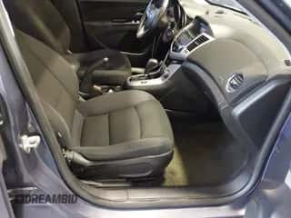 2013 Chevrolet Cruze 1LT z VIN 1G1PC5SB8D7167438, wystawiony jako IAAI lot #43393029 z przebiegiem 143 504 mil mil oraz . Historia ofert i sprzedaży dostępna na DreamBid. Obrazek 5.