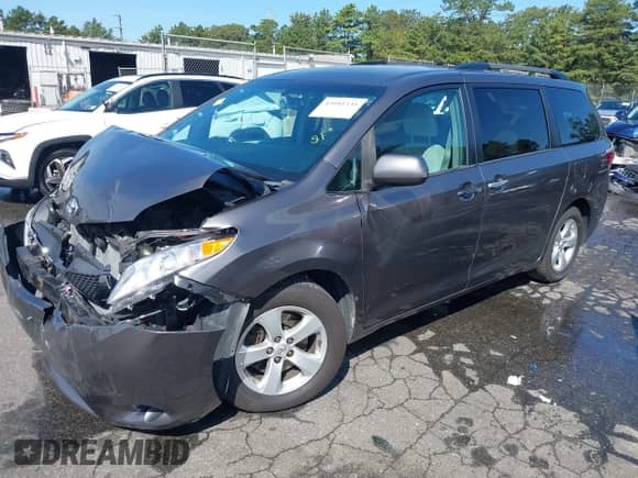 2015 Toyota Sienna LE с VIN 5TDKK3DC0FS671554, выставлен на аукционе IAAI как лот 43181335 с пробегом 189 013 миль миль и . История ставок и продаж доступна на DreamBid. Изображение 2.