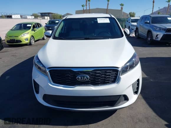 2019 Kia Sorento LX with VIN 5XYPG4A55KG554000, listed as a IAAI auction lot 42816836 with 107,585 mi miles and . Bid and sale history available at DreamBid. Image 11.