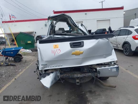 2012 Chevrolet Silverado 1500 LTZ z VIN 3GCPKTE76CG153952, wystawiony jako IAAI lot #41935031 z przebiegiem Nie podano mil oraz . Historia ofert i sprzedaży dostępna na DreamBid. Obrazek 17.