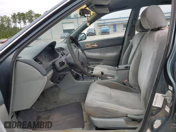 1997 Honda Accord LX with VIN 1HGCD5638VA053287, listed as a Copart auction lot 71704015 with 332,299 mi miles and Clean title. Bid and sale history available at DreamBid. Image 7.