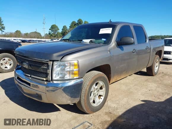 2012 Chevrolet Silverado 1500 LS z VIN 3GCPCREAXCG228826, wystawiony jako IAAI lot #41155616 z przebiegiem 223 683 mil mil oraz . Historia ofert i sprzedaży dostępna na DreamBid. Obrazek 20.