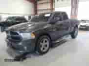 2014 Ram 1500 Express z VIN 1C6RR7FTXES469073, wystawiony jako IAAI lot #43109122 z przebiegiem 164 219 mil mil oraz . Historia ofert i sprzedaży dostępna na DreamBid. Obrazek 2.