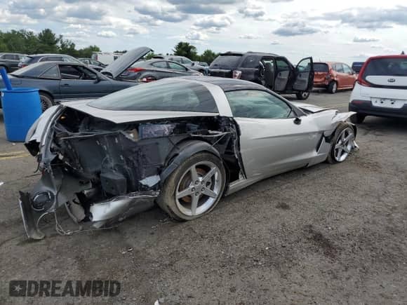 2008 Chevrolet Corvette with VIN 1G1YY26W985101970, listed as a Copart auction lot 65021244 with 29,686 mi miles and Salvage title. Bid and sale history available at DreamBid. Image 3.