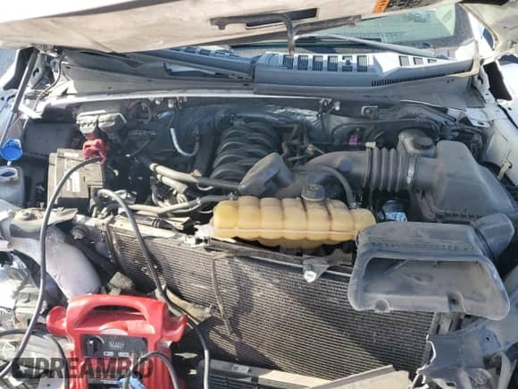 2017 Ford F-150 XL с VIN 1FTMF1EF2HKC08934, выставлен на аукционе Copart как лот 55259815 с пробегом 138 128 миль миль и На запчасти • Non repairable. История ставок и продаж доступна на DreamBid. Изображение 11.