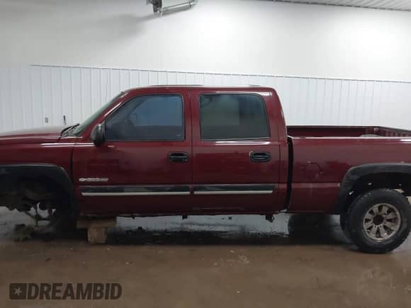 2003 Chevrolet Silverado 1500HD LS с VIN 1GCGK13U83F224471, выставлен на аукционе IAAI как лот 42749204 с пробегом 139 980 миль миль и . История ставок и продаж доступна на DreamBid. Изображение 15.