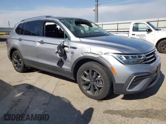 2023 Volkswagen Tiguan SE с VIN 3VVMB7AX8PM033319, выставлен на аукционе Copart как лот 63477225 с пробегом 23 768 миль миль и Списание • Salvage title. История ставок и продаж доступна на DreamBid. Изображение 4.