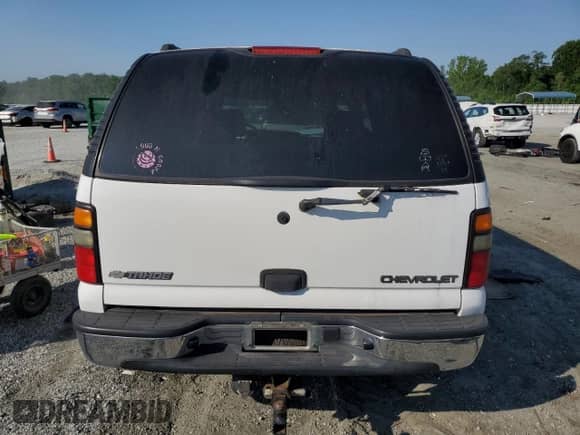 2005 Chevrolet Tahoe LS с VIN 1GNEC13V65R149100, выставлен на аукционе Copart как лот 61179975 с пробегом 283 123 миль миль и Списание • Salvage title. История ставок и продаж доступна на DreamBid. Изображение 6.