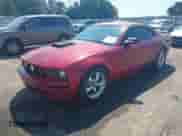 2009 Ford Mustang GT z VIN 1ZVHT85H795128336, wystawiony jako IAAI lot #43148971 z przebiegiem 241 269 mil mil oraz . Historia ofert i sprzedaży dostępna na DreamBid. Obrazek 2.
