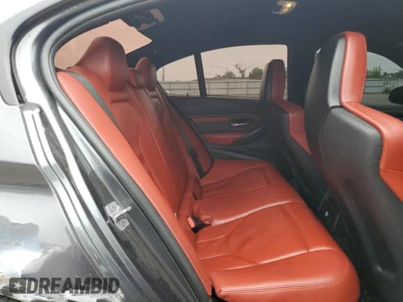 2017 BMW M3 z VIN WBS8M9C37H5G86176, wystawiony jako Copart lot #61449215 z przebiegiem 71 108 mil mil oraz Szkoda całkowita • Salvage title. Historia ofert i sprzedaży dostępna na DreamBid. Obrazek 10.