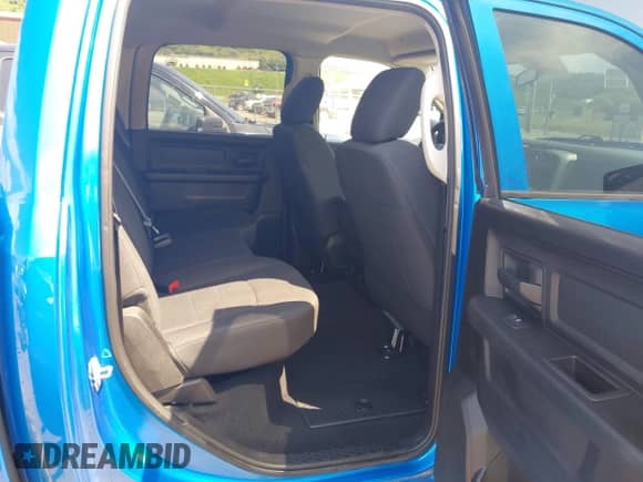 2019 Ram 1500 Express z VIN 1C6RR7KTXKS638672, wystawiony jako IAAI lot #42823121 z przebiegiem 83 486 mil mil oraz . Historia ofert i sprzedaży dostępna na DreamBid. Obrazek 8.