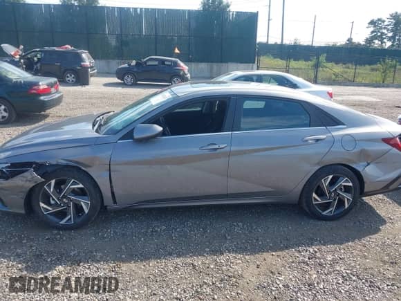 2024 Hyundai Elantra SEL with VIN KMHLS4DG4RU694067, listed as a IAAI auction lot 43202023 with 17,941 mi miles and . Bid and sale history available at DreamBid. Image 14.
