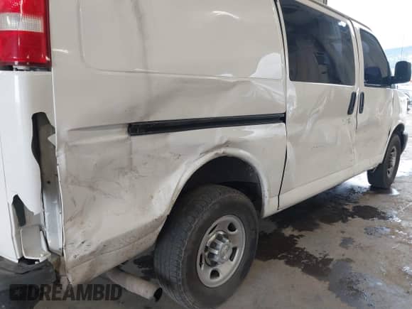 2016 Chevrolet Express Cargo z VIN 1GCWGAFF1G1174140, wystawiony jako IAAI lot #41860608 z przebiegiem 207 610 mil mil oraz . Historia ofert i sprzedaży dostępna na DreamBid. Obrazek 6.