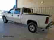 2003 Chevrolet Silverado 2500HD LS z VIN 1GCHC23U23F257859, wystawiony jako Copart lot #66753995 z przebiegiem 241 022 mil mil oraz Szkoda całkowita • Salvage title. Historia ofert i sprzedaży dostępna na DreamBid. Obrazek 2.