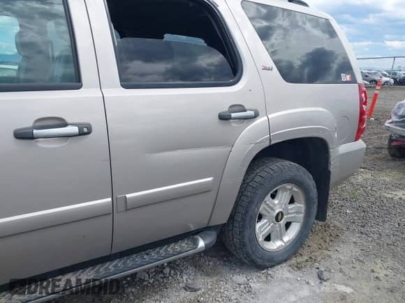 2008 Chevrolet Tahoe 3LT with VIN 1GNFK13008R260063, listed as a IAAI auction lot 41865118 with 218,009 mi miles and . Bid and sale history available at DreamBid. Image 6.