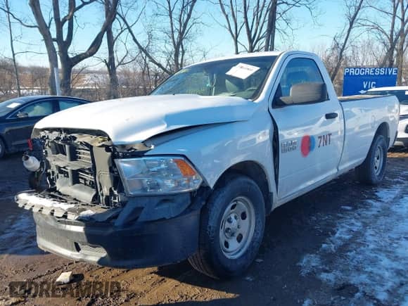 2018 Ram 1500 Tradesman with VIN 3C6JR6DG9JG140010, listed as a IAAI auction lot 41649801 with 182,613 mi miles and . Bid and sale history available at DreamBid. Image 6.