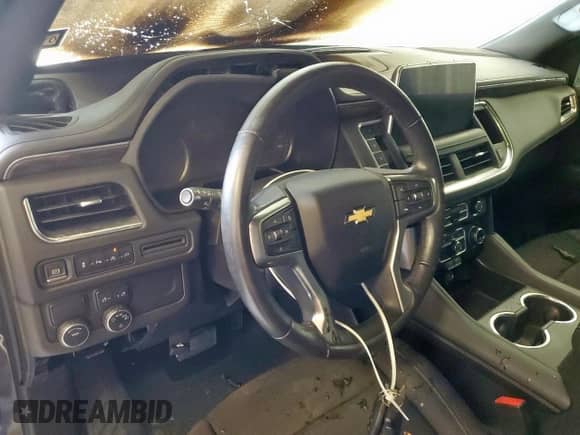 2021 Chevrolet Tahoe LS z VIN 1GNSCMKD2MR328777, wystawiony jako Copart lot #62066435 z przebiegiem Nie podano mil oraz Czysty tytuł • Clean title. Historia ofert i sprzedaży dostępna na DreamBid. Obrazek 8.