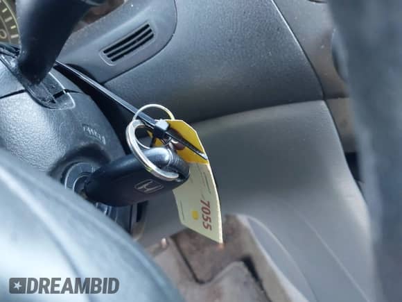 2003 Honda Accord LX z VIN 3HGCM56323G711071, wystawiony jako IAAI lot #43275299 z przebiegiem 296 706 mil mil oraz . Historia ofert i sprzedaży dostępna na DreamBid. Obrazek 11.