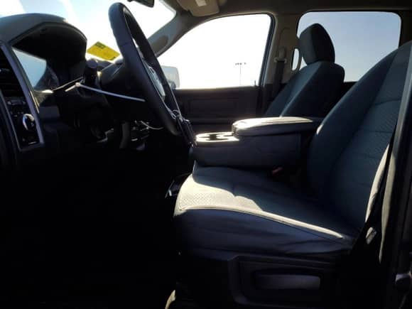 2016 Ram 1500 Express with VIN 1C6RR6KG8GS216193, listed as a Copart auction lot 46122765 with 142,695 mi miles and Salvage title. Bid and sale history available at DreamBid. Image 7.