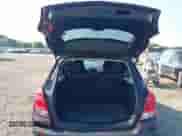 2015 Chevrolet Trax LT z VIN KL7CJLSB6FB115464, wystawiony jako IAAI lot #42995772 z przebiegiem 96 663 mil mil oraz . Historia ofert i sprzedaży dostępna na DreamBid. Obrazek 17.