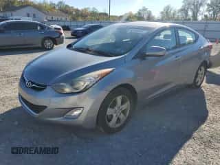 2013 Hyundai Elantra GLS z VIN KMHDH4AEXDU924743, wystawiony jako Copart lot #82546945 z przebiegiem 79 408 mil mil oraz Szkoda całkowita • Salvage title. Historia ofert i sprzedaży dostępna na DreamBid. Obrazek 1.