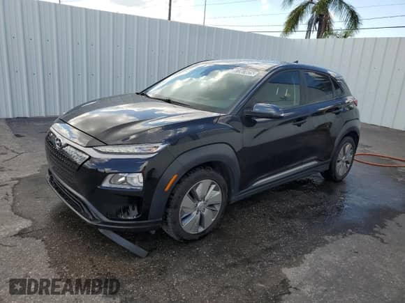 2021 Hyundai Kona SEL z VIN KM8K23AG4MU134990, wystawiony jako Copart lot #87367625 z przebiegiem 98 731 mil mil oraz Czysty tytuł • Clean title. Historia ofert i sprzedaży dostępna na DreamBid. Obrazek 1.