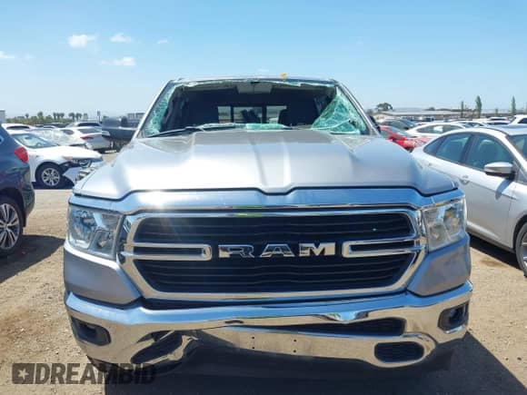 2020 Ram 1500 Big Horn z VIN 1C6RREFG7LN333762, wystawiony jako IAAI lot #42258907 z przebiegiem 51 558 mil mil oraz . Historia ofert i sprzedaży dostępna na DreamBid. Obrazek 12.