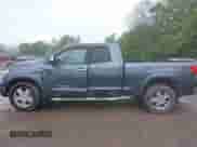 2008 Toyota Tundra Limited с VIN 5TBBV58198S501555, выставлен на аукционе IAAI как лот 42321052 с пробегом 248 154 миль миль и . История ставок и продаж доступна на DreamBid. Изображение 15.