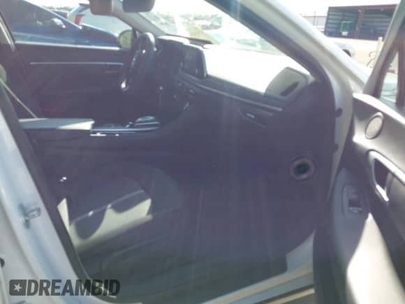 2022 Hyundai Sonata SE with VIN 5NPEG4JA0NH135327, listed as a IAAI auction lot 43490901 with 69,396 mi miles and . Bid and sale history available at DreamBid. Image 5.