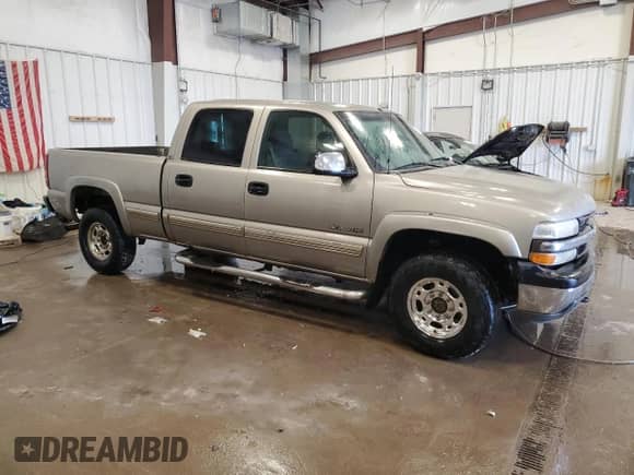 2002 Chevrolet Silverado 1500HD LT with VIN 1GCGK13U32F147989, listed as a Copart auction lot 82809134 with Not provided miles and Non repairable. Bid and sale history available at DreamBid. Image 4.