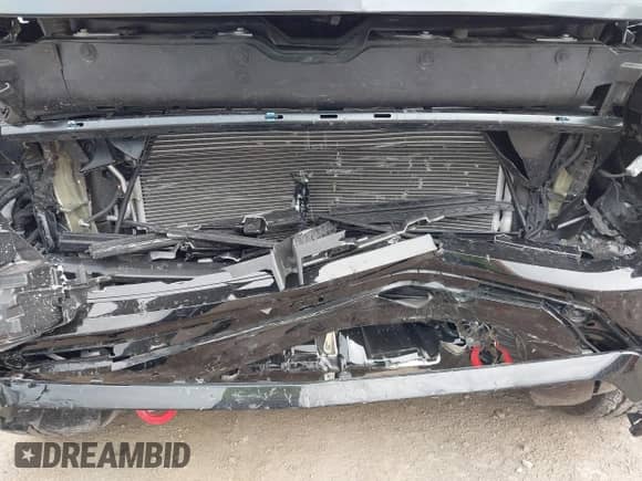 2024 Chevrolet Tahoe Z71 с VIN 1GNSKPKL9RR316256, выставлен на аукционе IAAI как лот 41467137 с пробегом 9 814 миль миль и . История ставок и продаж доступна на DreamBid. Изображение 18.
