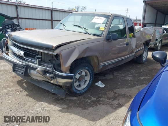 1997 Chevrolet Silverado 1500 с VIN 2GCEC19M2V1288088, выставлен на аукционе IAAI как лот 41864895 с пробегом 445 404 миль миль и . История ставок и продаж доступна на DreamBid. Изображение 18.