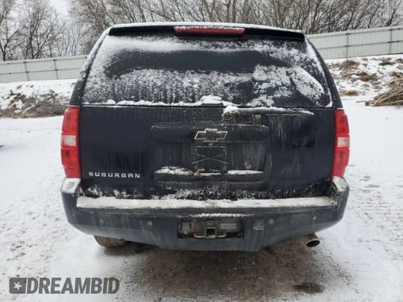 2008 Chevrolet Suburban LTZ with VIN 3GNFK16Y58G195633, listed as a Copart auction lot 43244645 with 201,312 mi miles and Clean title. Bid and sale history available at DreamBid. Image 6.