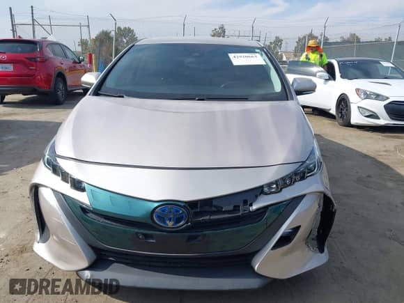 2018 Toyota Prius Plus z VIN JTDKARFP7J3099284, wystawiony jako IAAI lot #42920662 z przebiegiem 51 694 mil mil oraz . Historia ofert i sprzedaży dostępna na DreamBid. Obrazek 12.