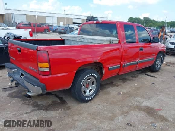 2000 Chevrolet Silverado 1500 with VIN 2GCEC19V5Y1260850, listed as a IAAI auction lot 42733389 with 263,427 mi miles and . Bid and sale history available at DreamBid. Image 4.