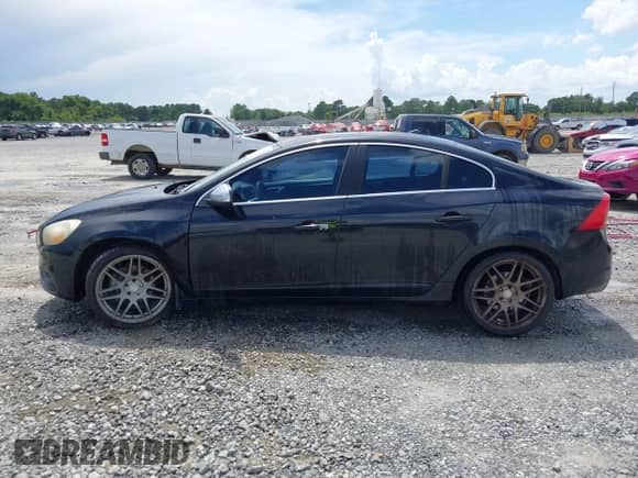 2012 Volvo S60 T6 с VIN YV1902FH5C2105927, выставлен на аукционе IAAI как лот 42721031 с пробегом 89 364 миль миль и . История ставок и продаж доступна на DreamBid. Изображение 14.