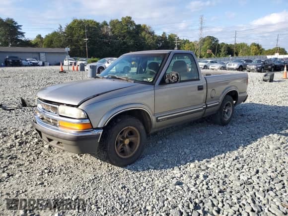 2000 Chevrolet S-10 с VIN 1GCCS1440YK109956, выставлен на аукционе Copart как лот 80080195 с пробегом 129 835 миль миль и Списание • Salvage title. История ставок и продаж доступна на DreamBid. Изображение 1.