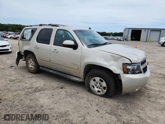 2013 Chevrolet Tahoe LS z VIN 1GNSCAE07DR151618, wystawiony jako Copart lot #61574775 z przebiegiem 81 070 mil mil oraz Szkoda całkowita • Salvage title. Historia ofert i sprzedaży dostępna na DreamBid. Obrazek 4.