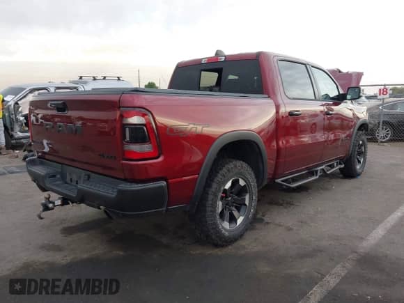 2024 Ram 1500 Rebel z VIN 1C6SRFLT5RN211645, wystawiony jako IAAI lot #43118716 z przebiegiem 17 951 mil mil oraz . Historia ofert i sprzedaży dostępna na DreamBid. Obrazek 4.