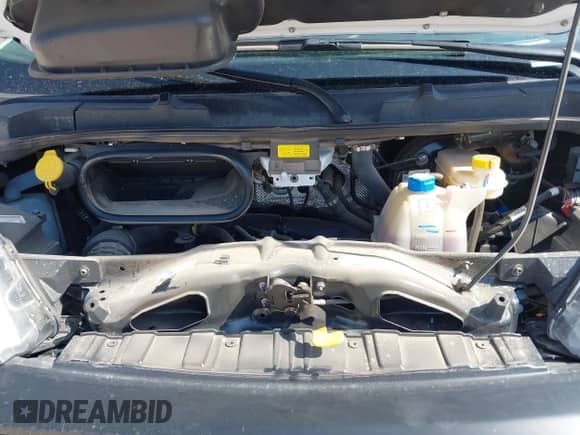 2025 Ram ProMaster Cargo Tradesman z VIN 3C6MRVHG6SE546311, wystawiony jako IAAI lot #42392193 z przebiegiem 1 568 mil mil oraz . Historia ofert i sprzedaży dostępna na DreamBid. Obrazek 10.