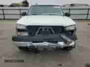 2004 Chevrolet Silverado 2500HD LS z VIN 1GCHK23U04F194278, wystawiony jako Copart lot #83757055 z przebiegiem 261 583 mil mil oraz Czysty tytuł • Clean title. Historia ofert i sprzedaży dostępna na DreamBid. Obrazek 5.