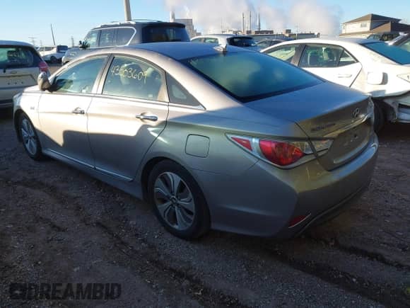 2013 Hyundai Sonata с VIN KMHEC4A44DA093686, выставлен на аукционе IAAI как лот 43503609 с пробегом 185 221 миль миль и . История ставок и продаж доступна на DreamBid. Изображение 3.