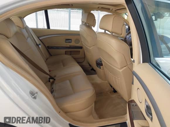 2006 BMW 7 Series 750i z VIN WBAHL83586DT04272, wystawiony jako IAAI lot #43068372 z przebiegiem 144 074 mil mil oraz . Historia ofert i sprzedaży dostępna na DreamBid. Obrazek 8.