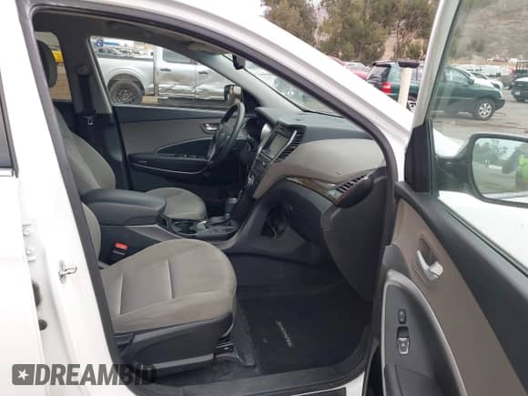 2018 Hyundai Santa Fe 2.4L с VIN 5XYZU3LB3JG521526, выставлен на аукционе IAAI как лот 43433382 с пробегом 152 194 миль миль и . История ставок и продаж доступна на DreamBid. Изображение 5.